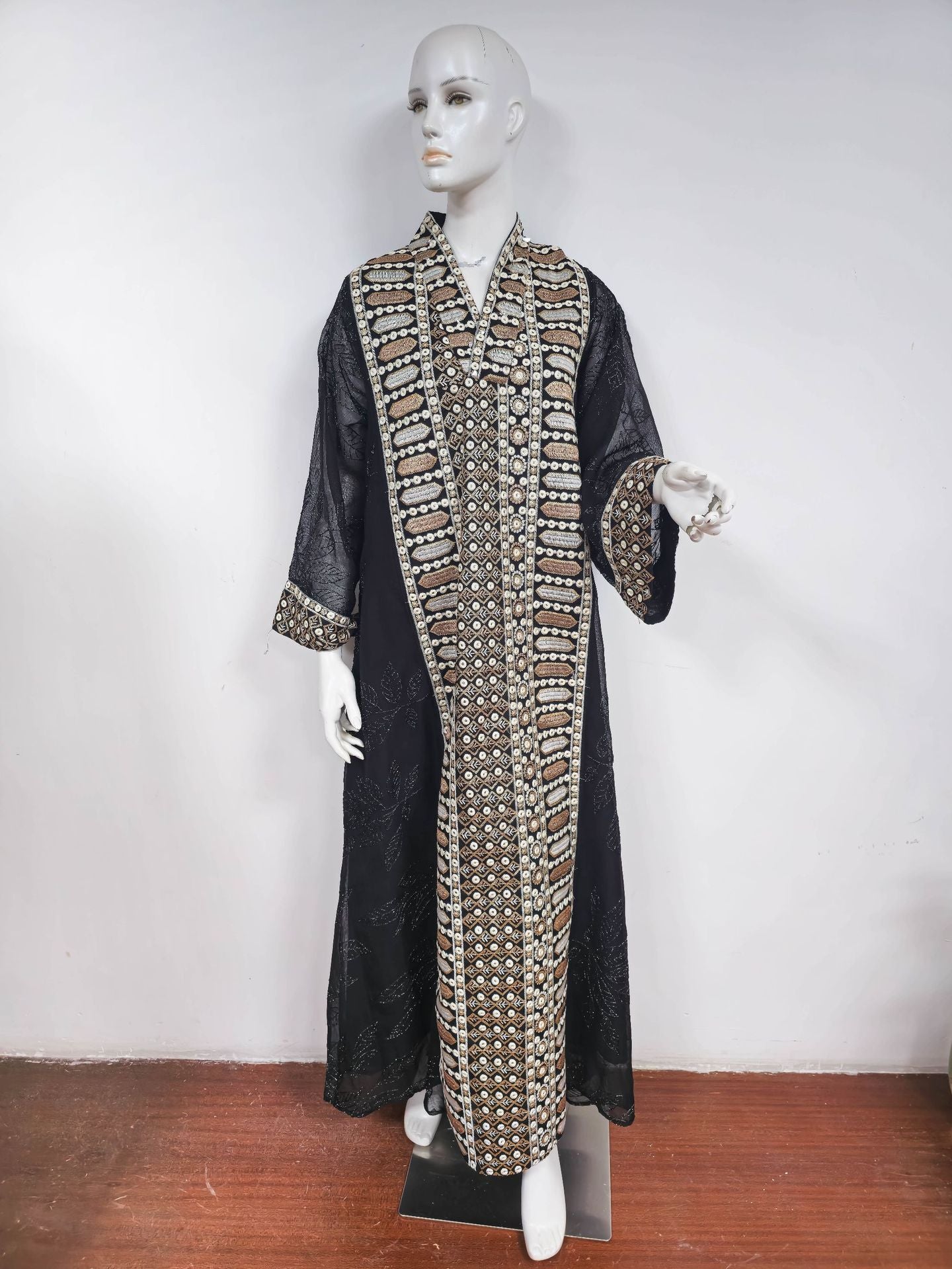 Middle Eastern Muslim Embroidered Long Robe Women's Elegant Long Dress Loose Fit Dubai Dress