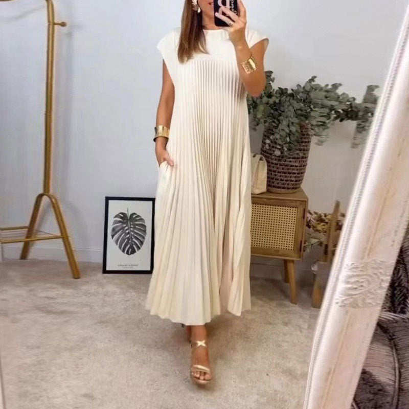 Fashionable round neck sleeveless pleated long dress
