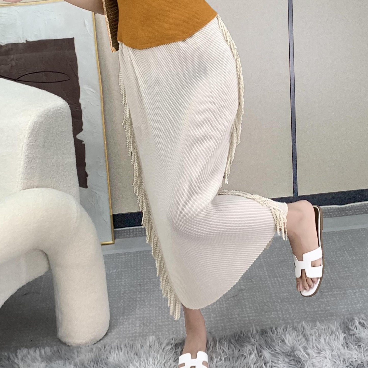 Tassel Knitted Half length Skirt for Women Autumn/Winter, pleated mid length, A-line temperament, hip hugging long skirt