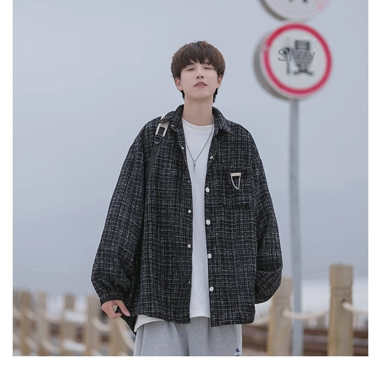 Checkered long sleeved shirt for men in spring and autumn