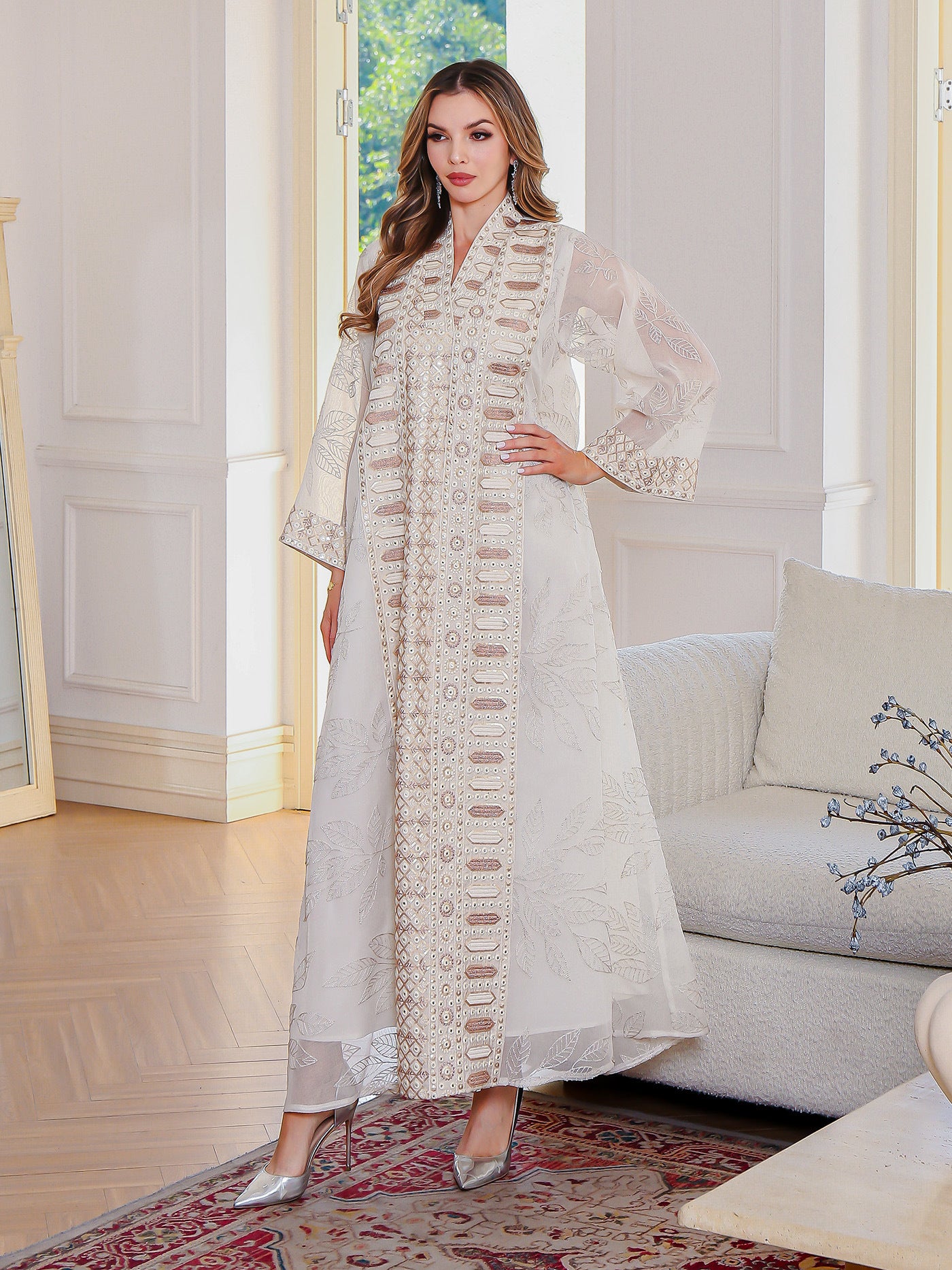 Middle Eastern Muslim Embroidered Long Robe Women's Elegant Long Dress Loose Fit Dubai Dress