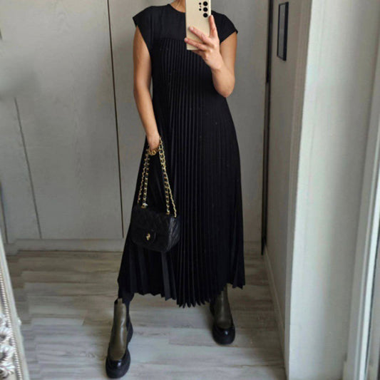 Fashionable round neck sleeveless pleated long dress