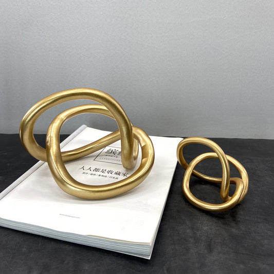 Modern Resin Knot Ornament – Minimalist Abstract Decor Sculpture for Shelf, Desk or Tabletop